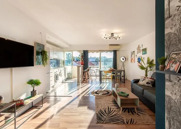 A10 - 1 Bdr Heart Of Juan Les Pins 5 Min Sea - Ac & Balconies